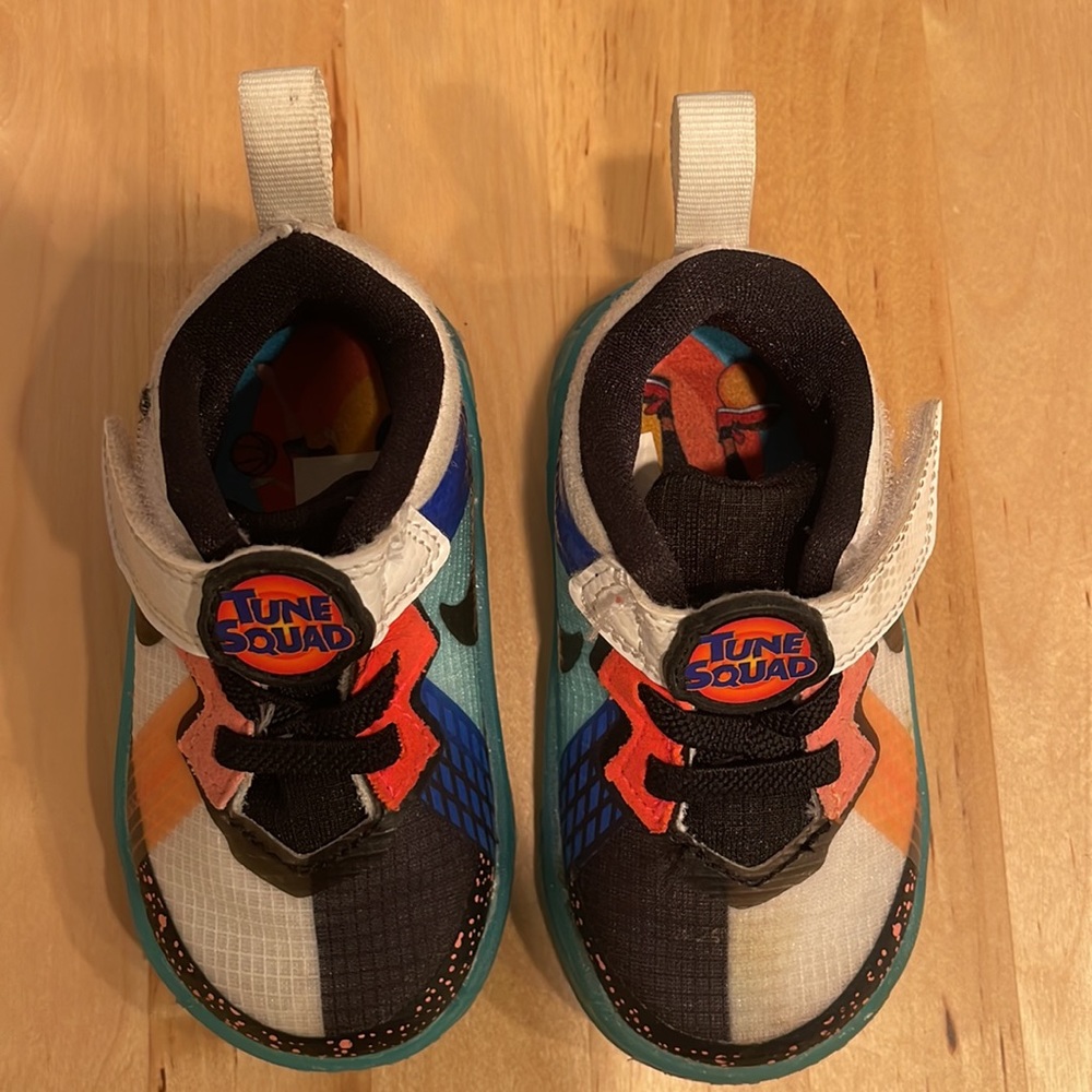 Nike Lebron XVIII LOW (TD) boys 5c sneakers - Picture 2 of 7